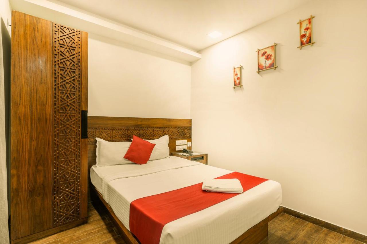 Hotel Kings Calicut Esterno foto